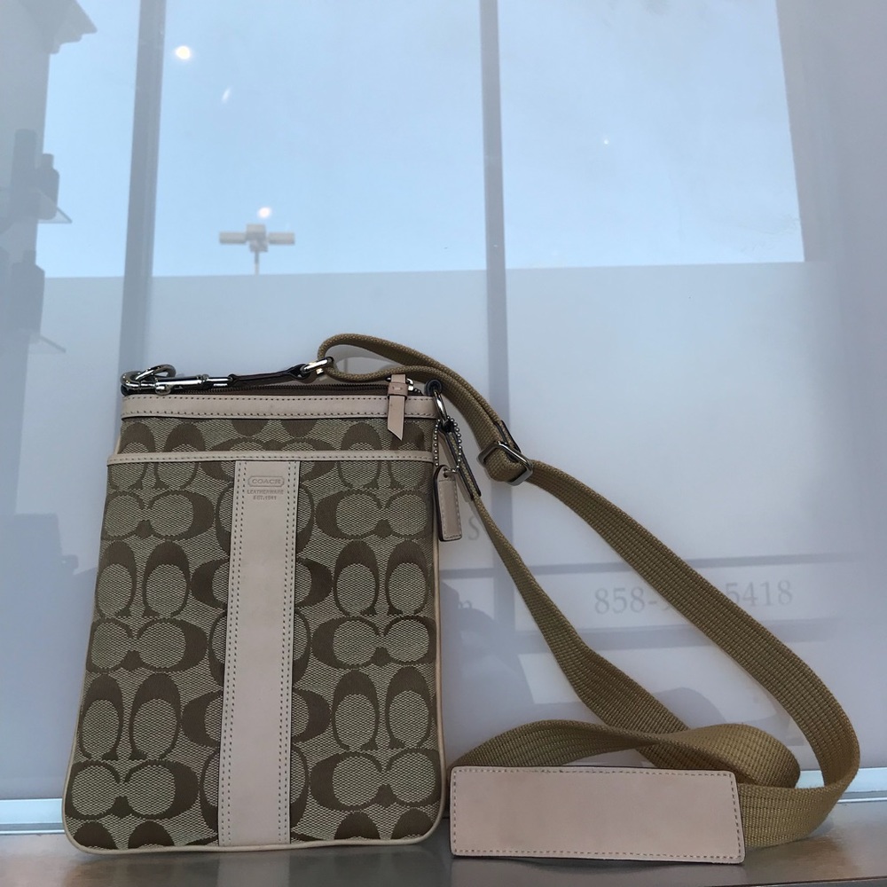 NWOT Coach signature Cross body Bag